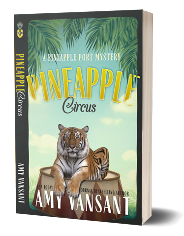 Pineapple Circus: Book 13
